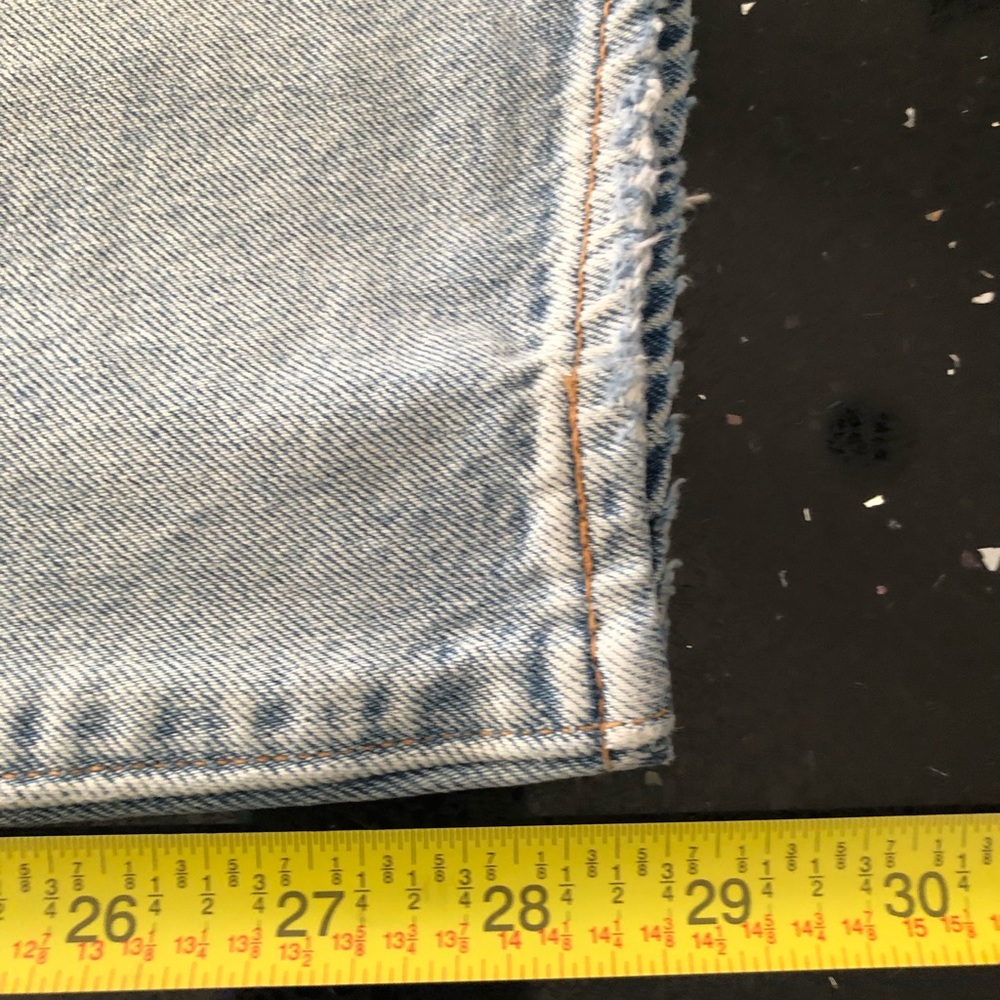 LEVIS Premium Hi Ball Roll Camo Distressed Reg. Tapered Leg (actual 32x29 - Picture 6 of 6